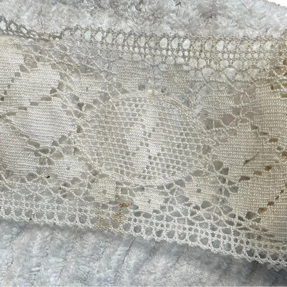 Vintage ivory cream lace 3” trim x 3 yards.